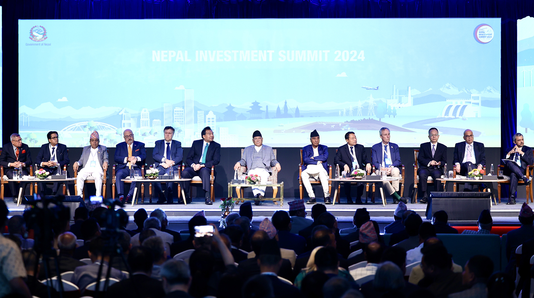नेपाल उदार आर्थिक नीतिप्रति प्रतिबद्ध छ, लगानी गर्नुहोस्: प्रधानमन्त्री