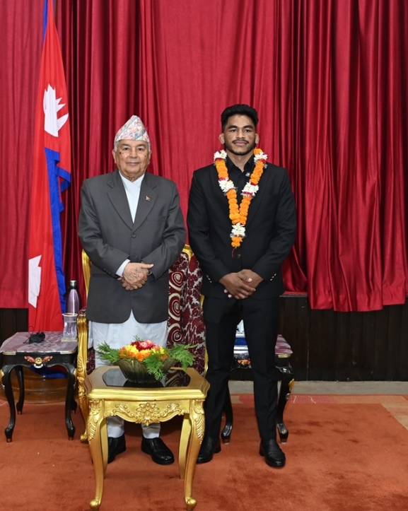 रविन्द्र राष्ट्रपतिबाट सम्मानित
