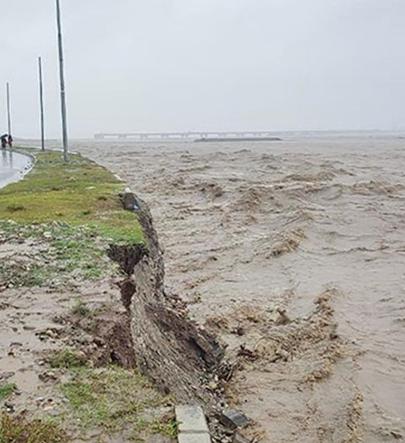 वनवसा पुलमा चार पाङग्रे सवारी साधन सञ्चालनमा रोक