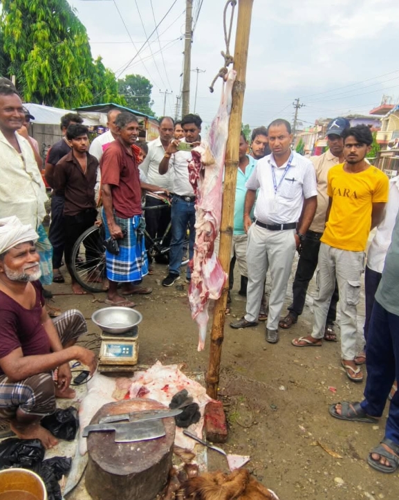 रौतहटमा मासु पसलको अनुगमन, मापदण्ड पालना गर्न व्यवसायीलाई चेतावनी