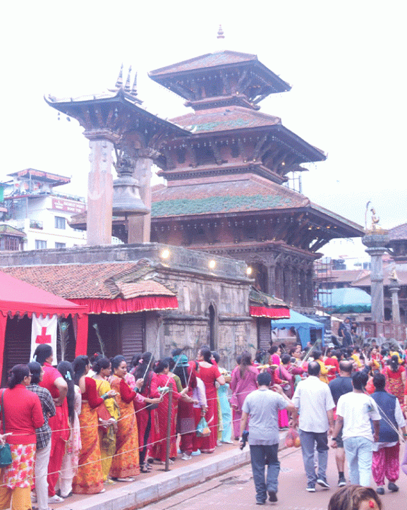 देशभरका श्रीकृष्ण मन्दिरमा बिहानैदेखि भक्तजनको घुइँचो