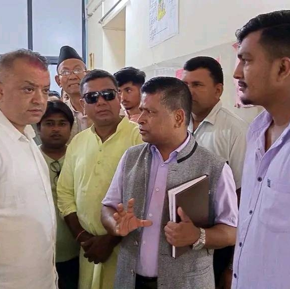 नारायणी अस्पतालमा अत्यावश्यक औषधि र जनशक्ति तयारी अवस्थामा राख्नुपर्छ : महामन्त्री थापा