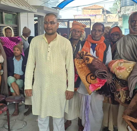 विपन्न नागरिकलाई कम्बल वितरण