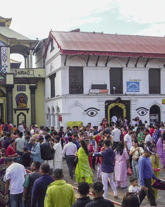 पशुपतिनाथ मन्दिरसहित शिवालयमा भक्तजनको भीड