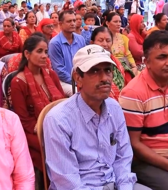 ५ सय परिवारलाई लालपुर्जा वितरण