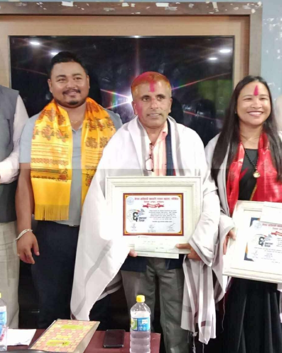 फोनिज रामेछापले मनायो २६औं स्थापना दिवस, दुई पत्रकार सम्मानित
