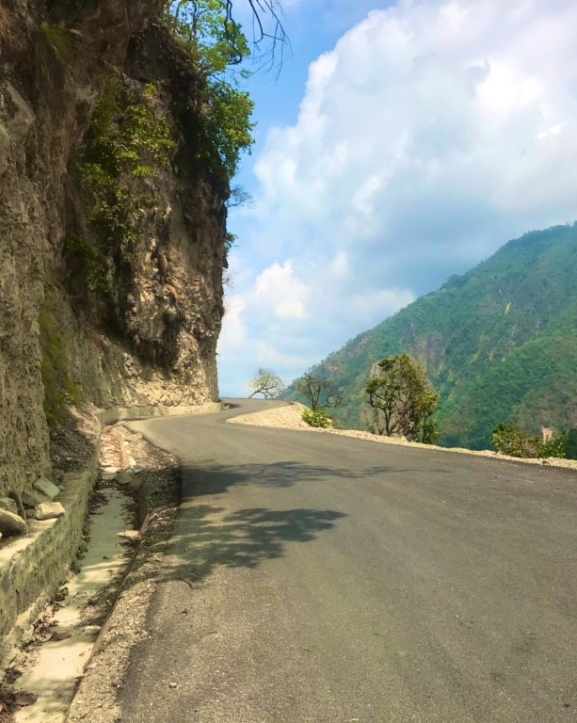 कान्तिलोकपथ सडक अवरुद्ध