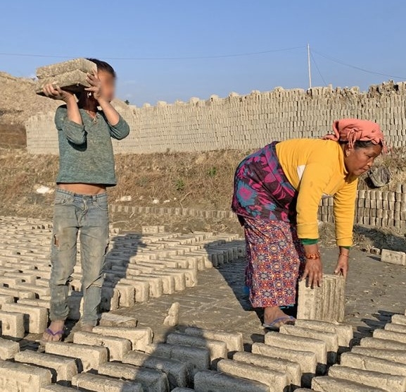 कानुन बनेको २७ वर्षसम्म रोकिएन बालश्रम, घरेलु काममा संलग्न बालबालिका न्यूनतम अधिकारबाट समेत वञ्चित