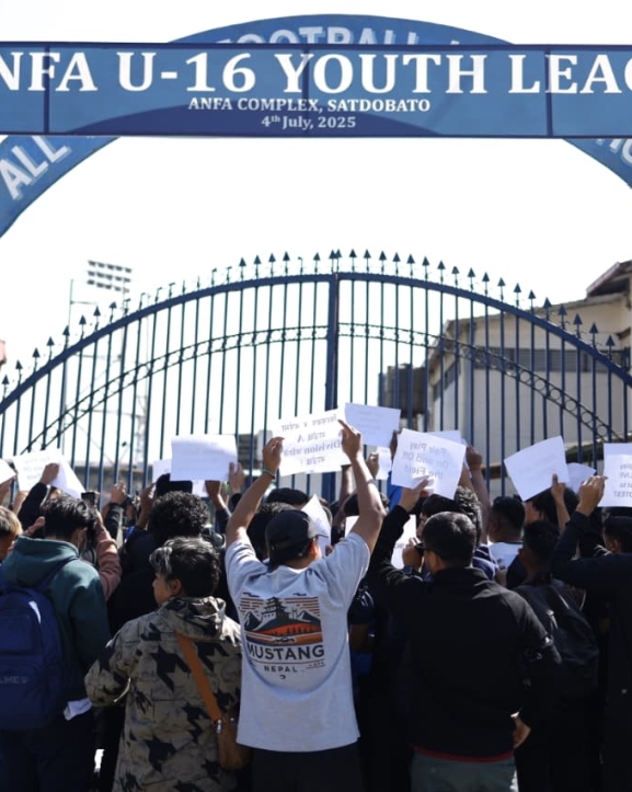 एन्फामा पारदर्शिता र जवाफदेहिताको माग गर्दै प्रदर्शन (तस्बिरहरू)