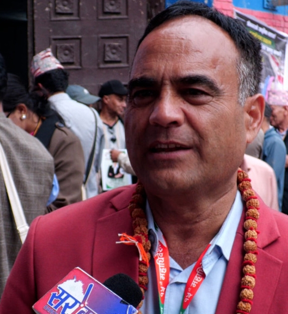 पुस्तान्तरण र नीतिगत रूपान्तरणका लागि महामन्त्रीमा उम्मेदवारी दिएको हुँ : नैनसिंह महर