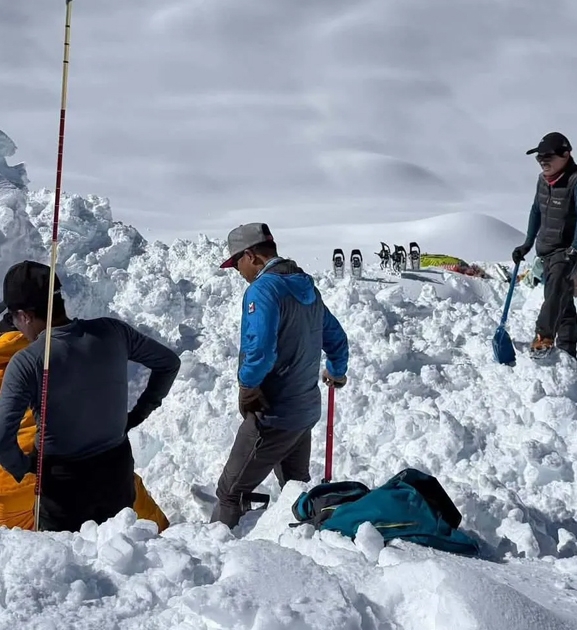 हिमलुङ हिमालमा थप तीन शव भेटिए, अझै नौ जना बेपत्ता