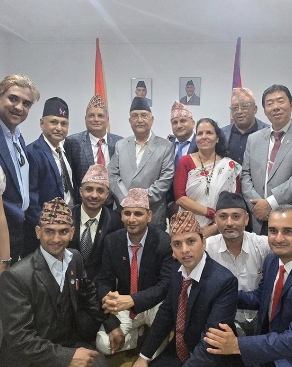 प्रधानमन्त्रीसँग प्रवासी नेपाली मञ्चको अन्तरक्रिया : स्वदेश फर्किएर विकास र समृद्धिमा सघाउन आग्रह