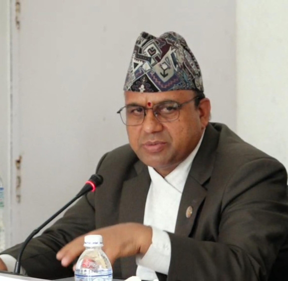 सरकारी कर्मचारीमा समर्पित भएर गर्ने प्रवृत्ति छैन : मन्त्री पाण्डे