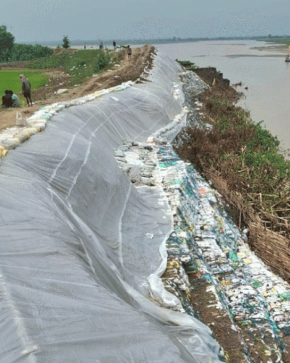 राप्ती नदीमा आपत्कालीन तटबन्ध निर्माण
