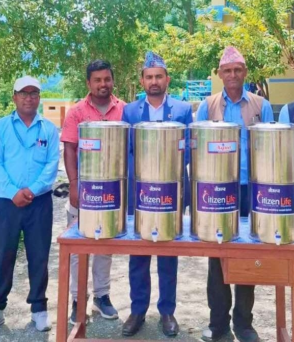 सिटिजन लाइफ इन्स्योरेन्सद्वारा सुनिपिपलचौर माविमा खानेपानी फिल्टर सहयोग