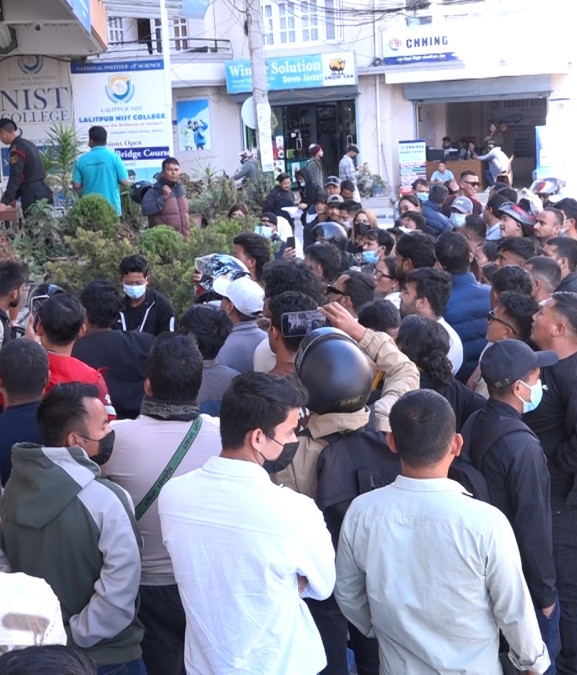 कोरिया पठाउन ढिलाइ गरेको भन्दै इपिएस कोरिया शाखा घेराउ