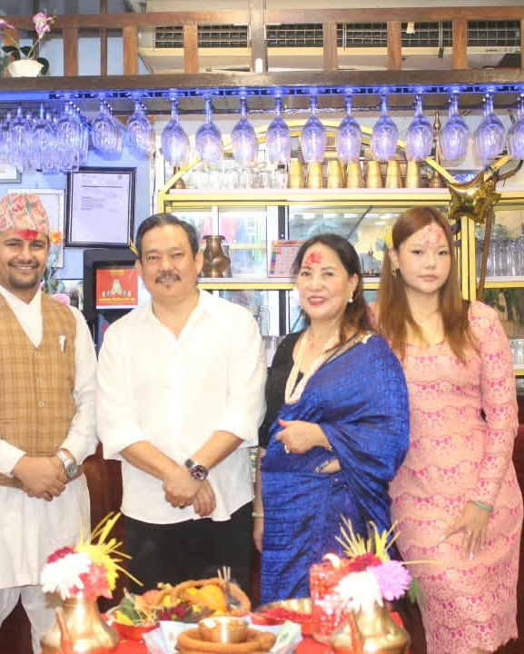 मलेसियामा यस वर्ष दसैंको रौनक झनै आकर्षक, नेपाली रेस्टुरेन्टहरूमा देखियो नेपालकै झल्को