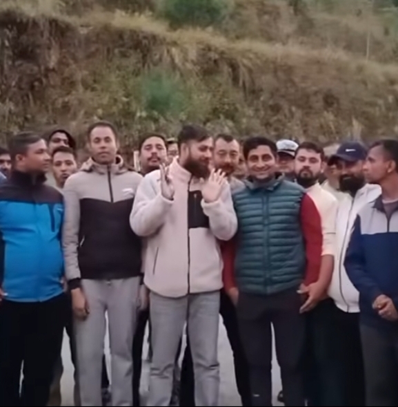 मुख्यमन्त्री आचार्यको घरमा आगजनी गरेको आरोपमा पक्राउ परेका पत्रकार खनालसहित दुई जना रिहा