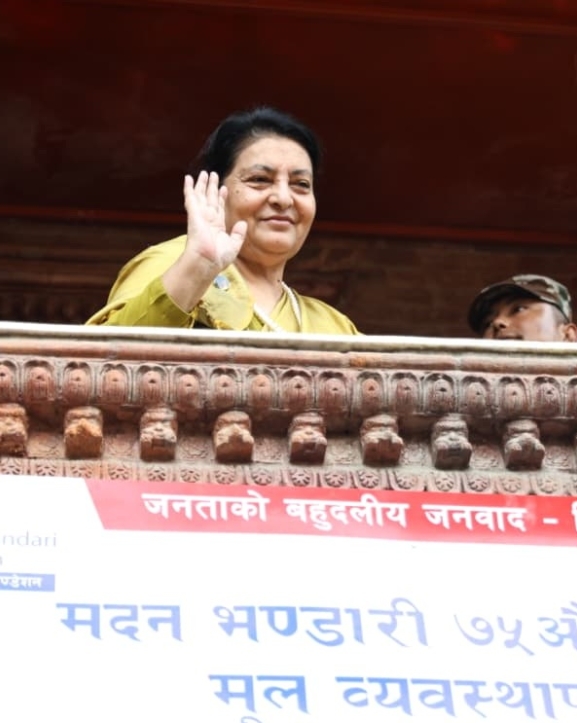 साथ नपाएपछि ओलीकै समीक्षा गर्दै विद्या