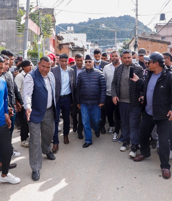 सरकारविरुद्ध सडकमा एमाले