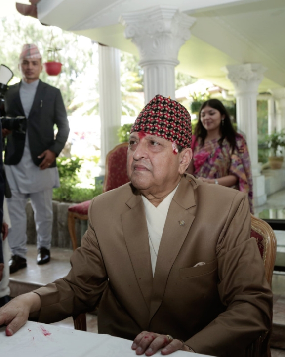 अहिले नेपाल र नेपालीका लागि प्रार्थना गर्ने समय होः पूर्वराजा शाह