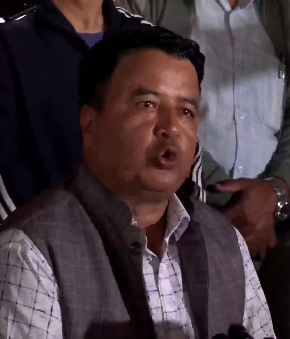 हामी संसद पुनर्स्थापनाको माग राखेर सर्वोच्च अदालतको ढोका ढक्ढक्याउँछौंः महेश बस्नेत