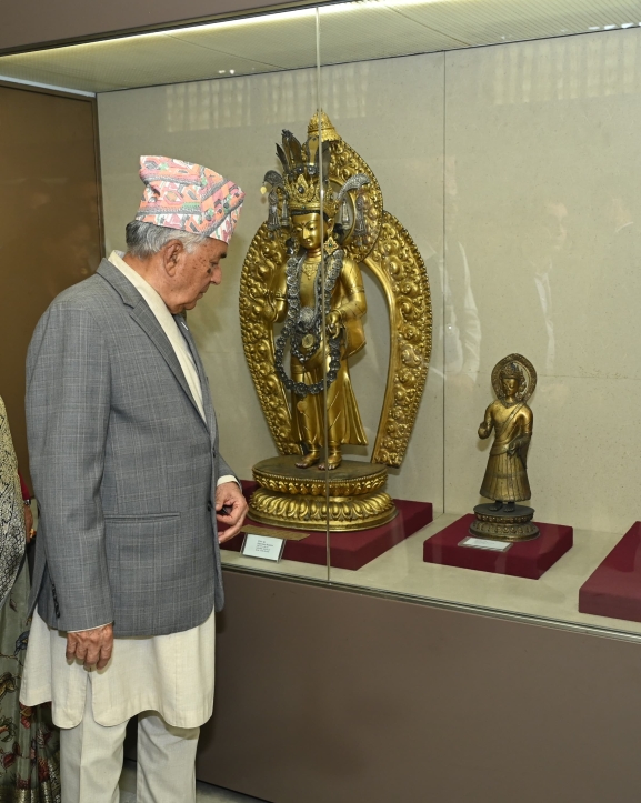 राष्ट्रपतिद्वारा छाउनी संग्रहालयको अवलोकन 