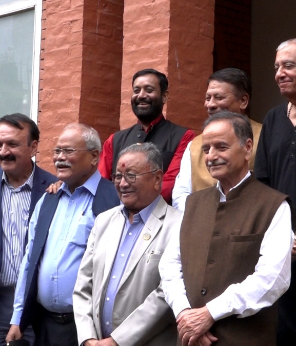 चाक्सीबारी बैठकको निष्कर्ष : सरकारले जनताका काम गरोस्, संविधान संशोधनको प्रक्रिया सुरु होस्