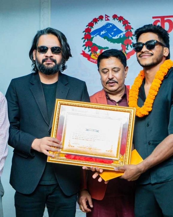 रवीन्द्रलाई २ लाख र खोखो विश्वकप उपविजेता टोलीलाई काठमाडौं महानगरबाट ११–११ लाखको सम्मान