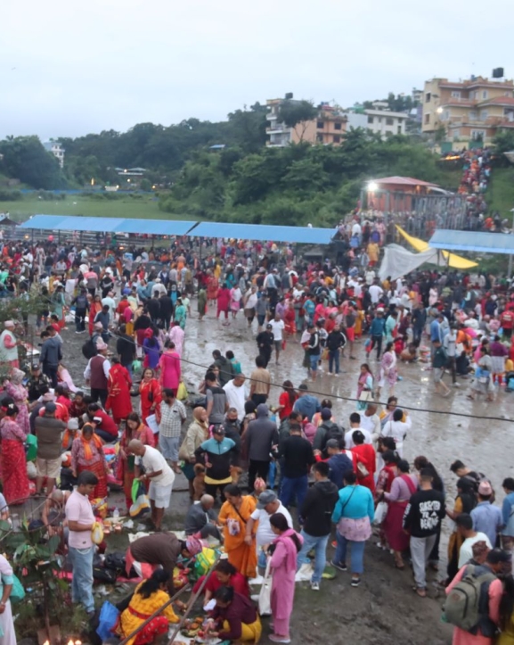 भाद्रकृष्ण औँसी : पितृप्रति श्रद्धा प्रकट गर्न बिहानैदेखि गोकर्णेश्वरमा हजारौँ भक्तजन