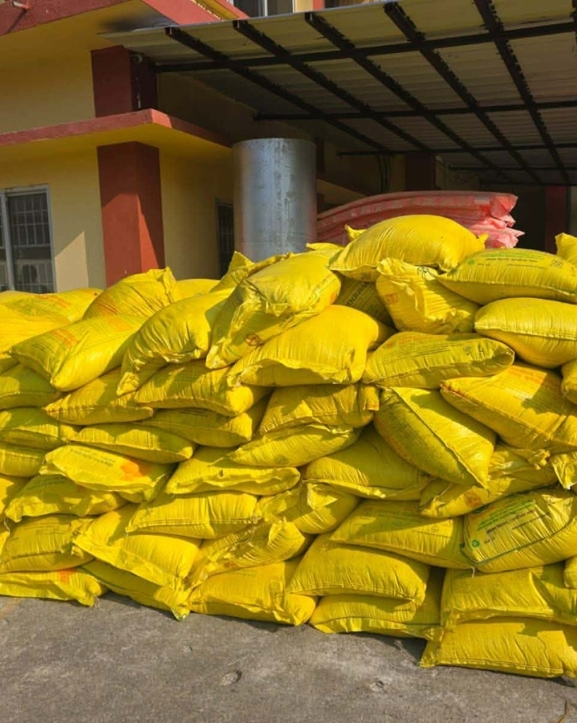 २ सय १८ बोरा युरिया मल बरामद