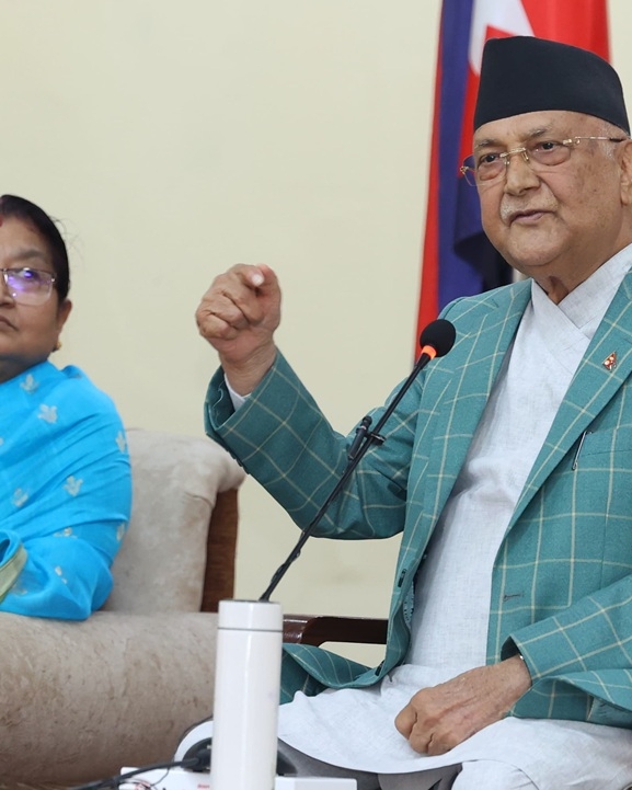 गाली गर्नै छ भने शब्दकोषबाट शब्द खोजी खोजी गरे हुन्छ : प्रधानमन्त्री ओली