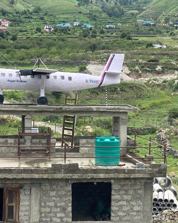 जुम्लाका टक्क नेपालीले घरको छतमै बनाए जहाज