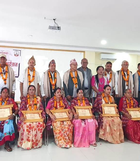 नगरपालिकाले गर्‍यो उत्कृष्ट १२ ढुकुर जोडीलाई सम्मान 
