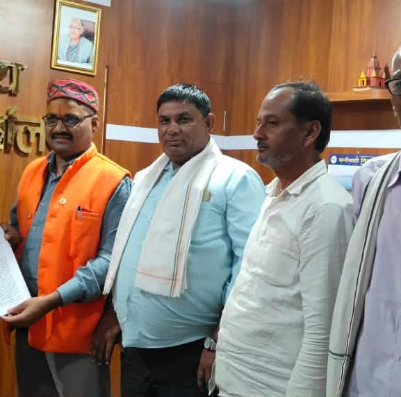 धानको समर्थन मूल्य कार्यान्वयन गर्न माग गर्दै किसान संघको ज्ञापनपत्र