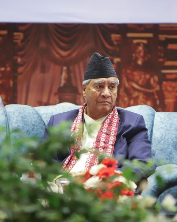 महाधिवेशन विवाद समाधान गर्न आफूूनिकट नेतासँगको छलफलमा देउवा   