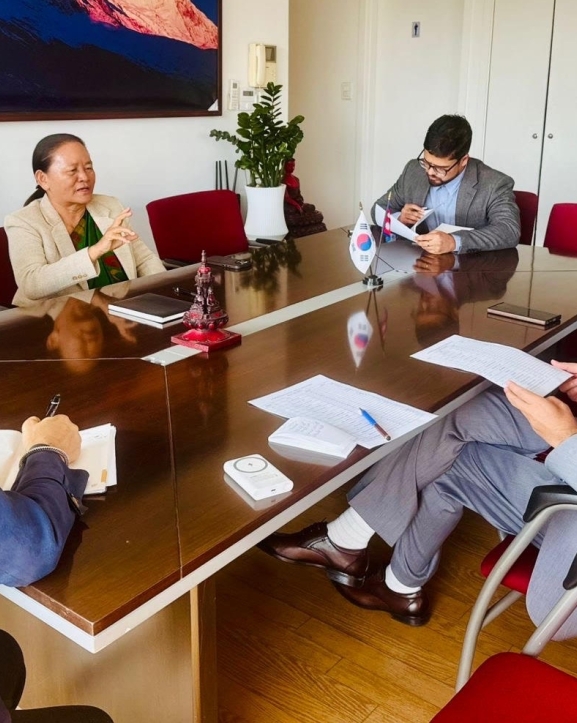 राजदूत तुम्बाहाम्फेविरुद्ध सञ्चारमन्त्रीसमक्ष कोरियामै गुनासो