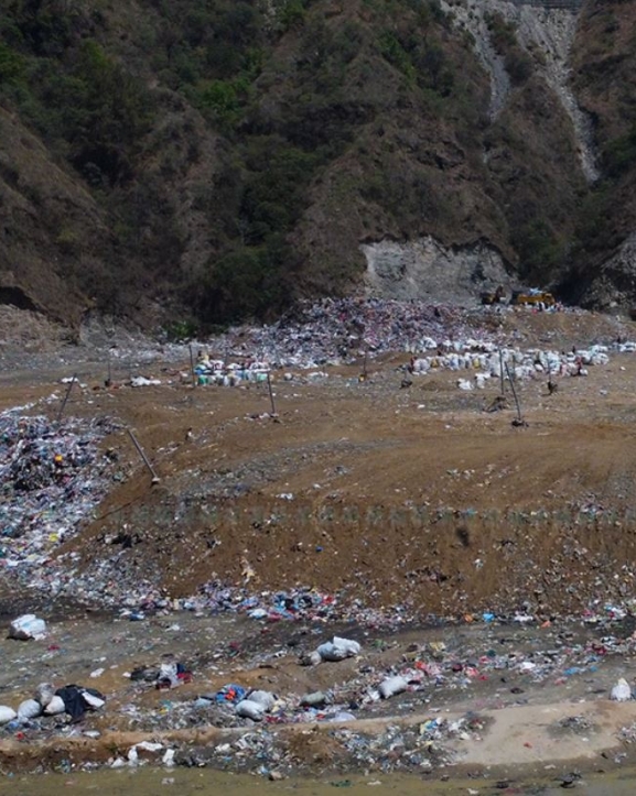 सहमति कार्यान्वयनको माग गर्दै स्थानीयवासीद्वारा बञ्चरेडाँडामा फोहोर विसर्जनमा अवरोध