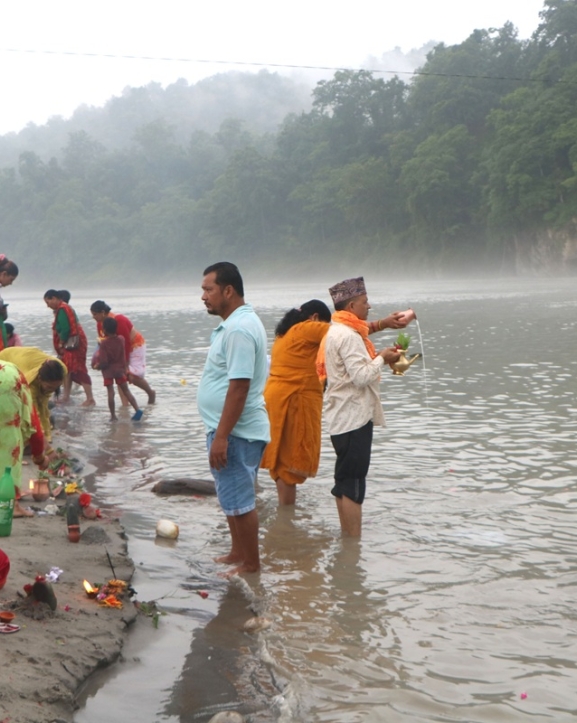 देवघाटमा भक्तजनको घुइँचो