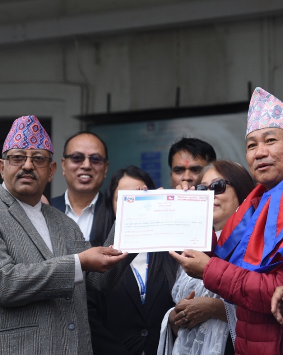 हर्क साम्पाङ नेतृत्वको पार्टीलाई दल दर्ताको प्रमाणपत्र प्रदान