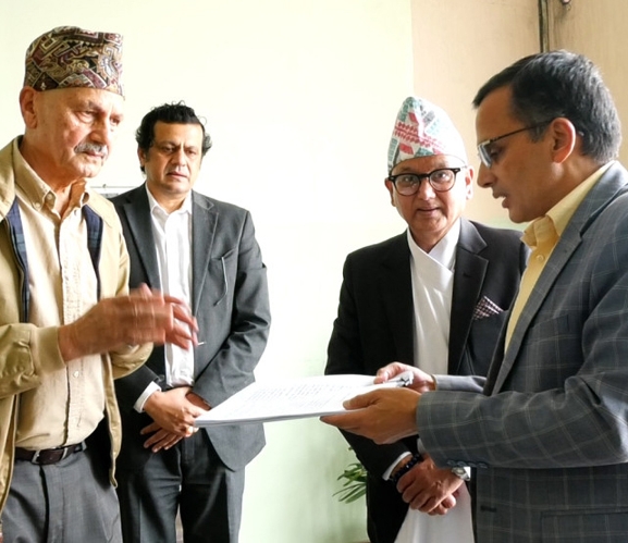 दीपक भट्टको मानव अधिकार संरक्षण माग्दै आयोगमा निवेदन