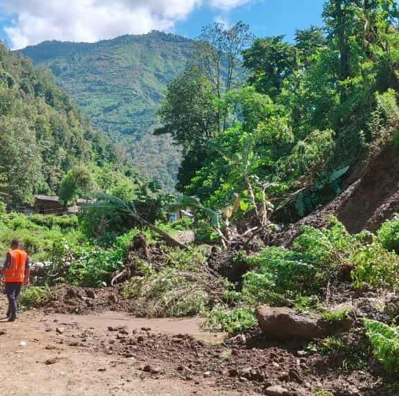 पहिराले अवरुद्ध अरनिको राजमार्ग अझै खुल्न सकेन
