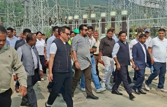 मन्त्री श्रेष्ठद्वारा हेटौँडा ढल्केकर ४०० केभी प्रसारणलाइनको निरीक्षण
