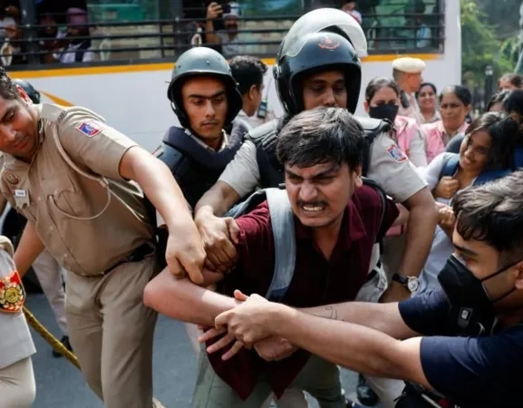 बढ्दो असन्तुष्टले दिल्ली अशान्त