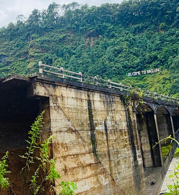 मध्यपहाडी लोकमार्ग अवरुद्ध हुँदा सर्वसाधारणलाई सास्ती