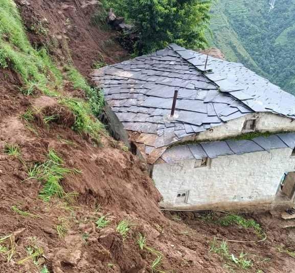 बाजुरा बाढी अपडेटः ११ घर बगायो, ७ घरमा क्षति