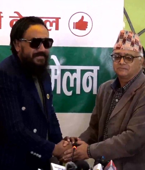 उज्यालो नेपाल पार्टी र अभियन्ता सुनारको हाम्रो नेपाल पार्टीले एउटै चुनाव चिह्नमा चुनाव लड्ने