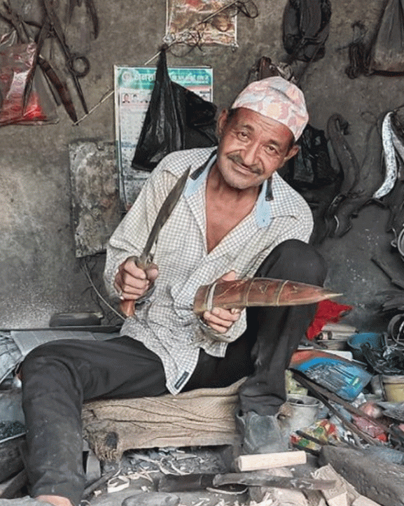 परम्परागत आरन पेसासँगै बाँचेका रामकुमार बराइली