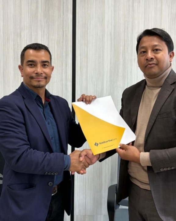 सिद्धार्थका ग्राहकले माउन्ट अफ एक्सेलमा छुट हुने