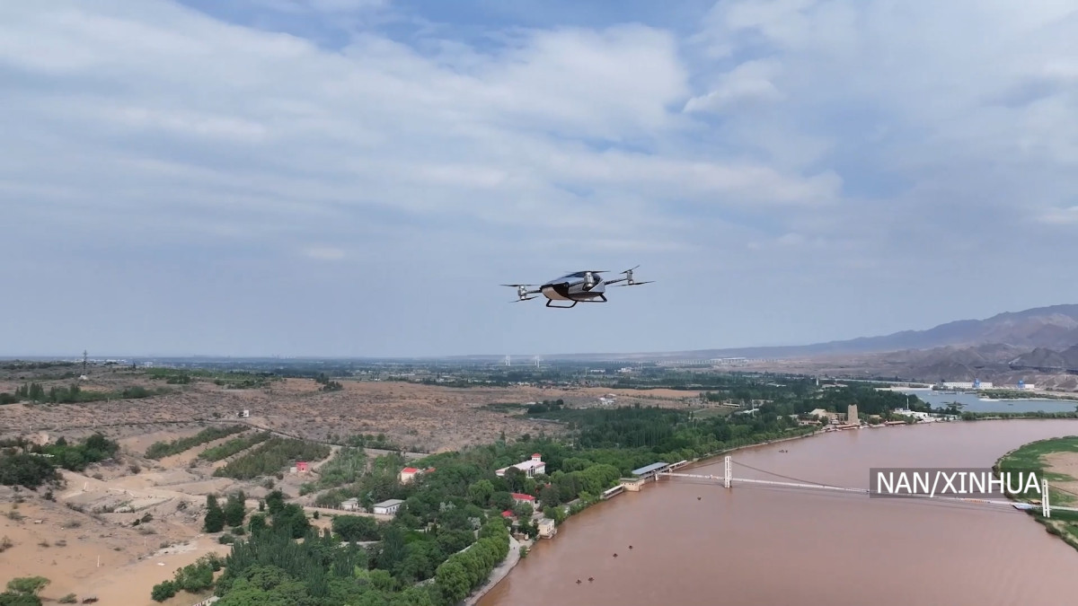 विश्वको पहिलो उड्ने कारकाे परीक्षण उत्पादन सुरु